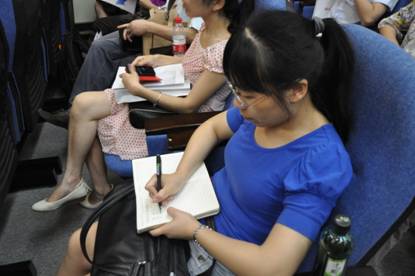 依托互聯(lián)網(wǎng)營銷實(shí)驗(yàn)室 培養(yǎng)復(fù)合型實(shí)用人才
