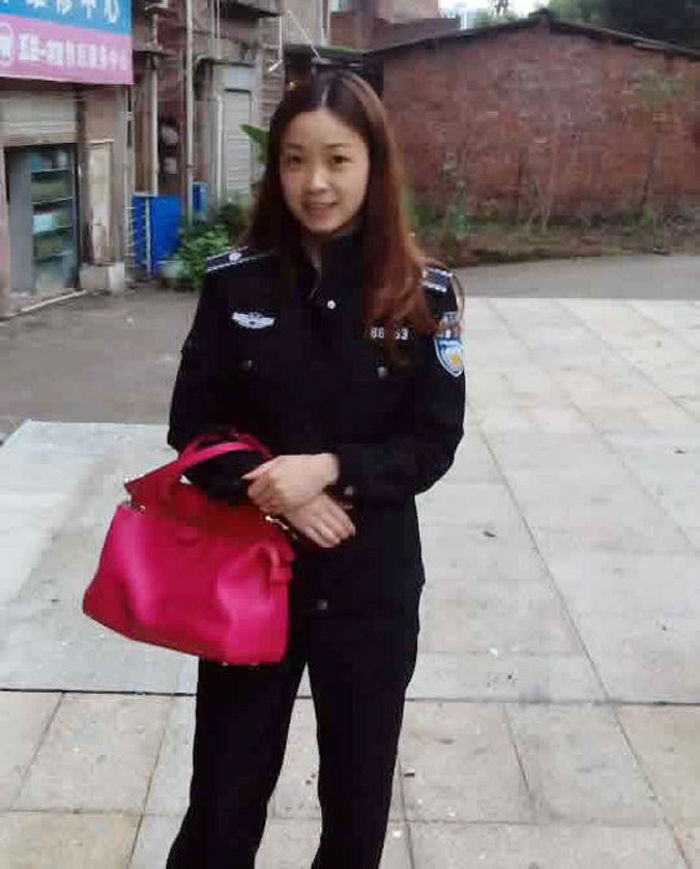 商販稱(chēng)贊四川女神城管