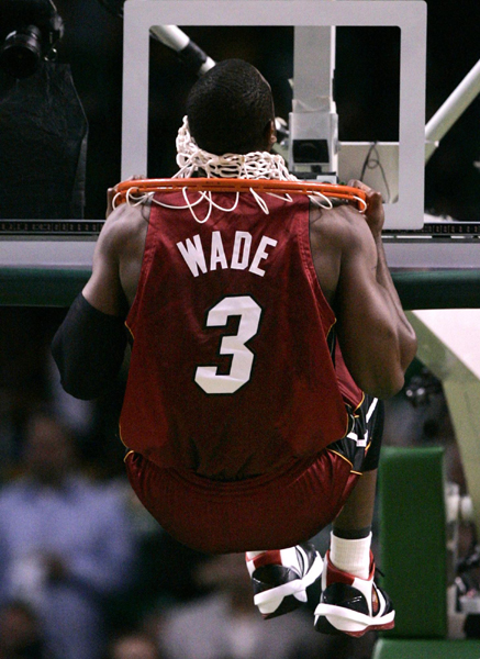 NBA季后賽：凱爾特人主場(chǎng)“滅火”