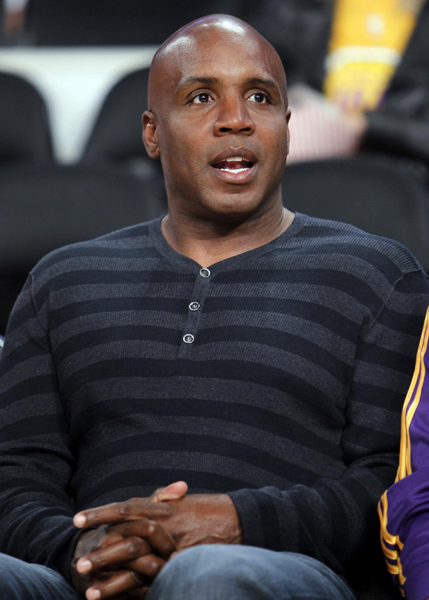 NBA：科比父母與眾明星現(xiàn)場助陣 湖人主場輕取雷霆