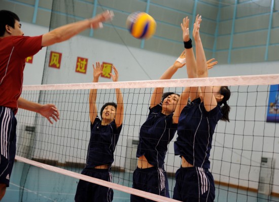 女排主帥王寶泉訓(xùn)練場上過“五一”