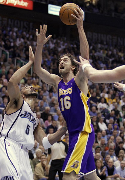 NBA：科比32分 湖人4:0橫掃爵士會(huì)師太陽
