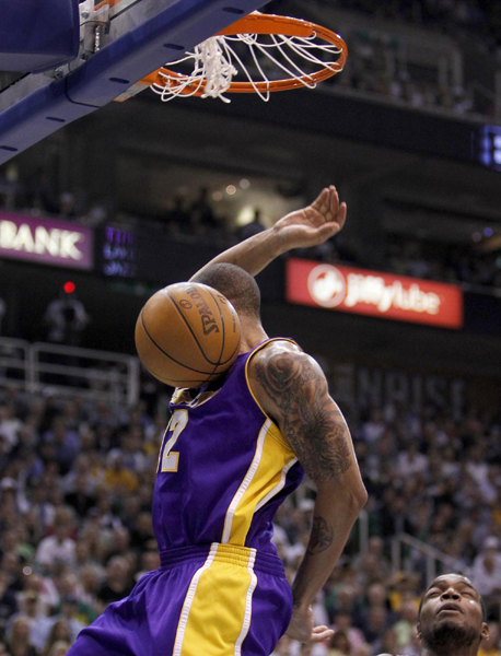 NBA：科比32分 湖人4:0橫掃爵士會(huì)師太陽