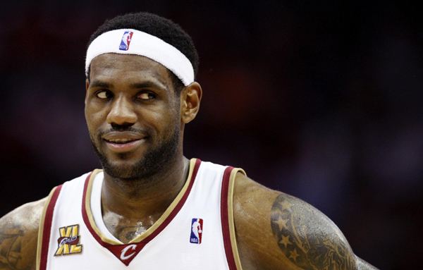 NBA：詹姆斯如同夢(mèng)游騎士慘敗32分 綠衫軍3:2領(lǐng)先