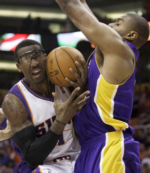 NBA：替補(bǔ)發(fā)威貢獻(xiàn)54分 太陽勝湖人扳成2:2