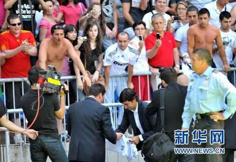 “再見，隊(duì)長！”——傳奇勞爾告別皇馬