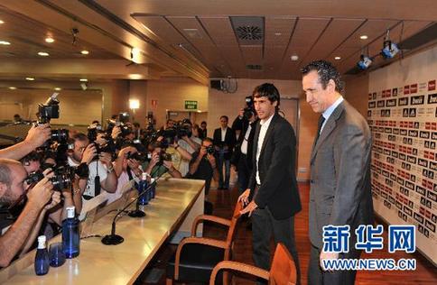 “再見，隊(duì)長！”——傳奇勞爾告別皇馬