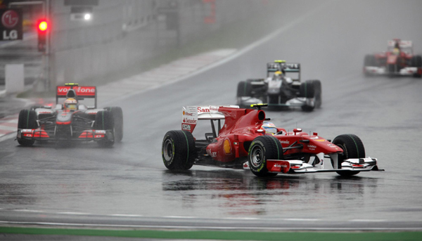 F1韓國站：阿隆索奪首冠排名榜首 紅牛車隊慘遭滑鐵盧