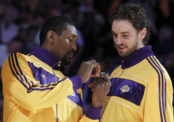 NBA：姚明復出首戰(zhàn)9分6犯離場 火箭揭幕戰(zhàn)遭湖人翻盤