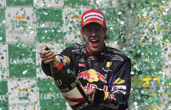 F1巴西站：紅牛車隊提前奪冠 阿隆索逼近三冠王