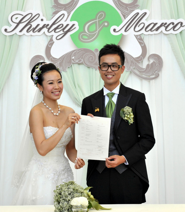 傅家俊與未婚妻陳建螢共諧連理