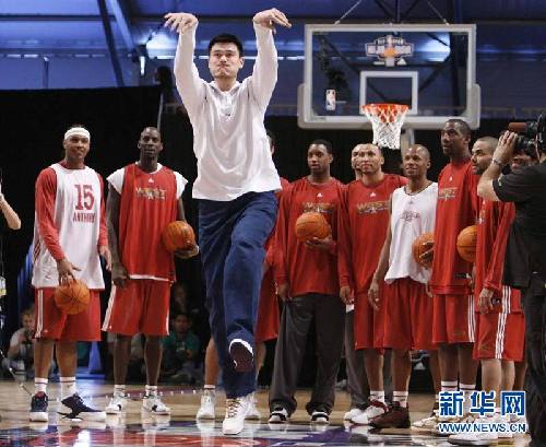 “難說再見！”：姚明NBA生涯全回顧