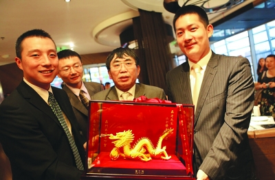 聶衛(wèi)平60壽宴動(dòng)情宣言：生是圍棋人 死是圍棋鬼