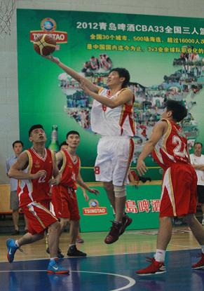 與夢(mèng)想只差一個(gè)籃球的距離