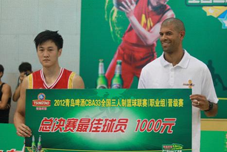 與夢(mèng)想只差一個(gè)籃球的距離