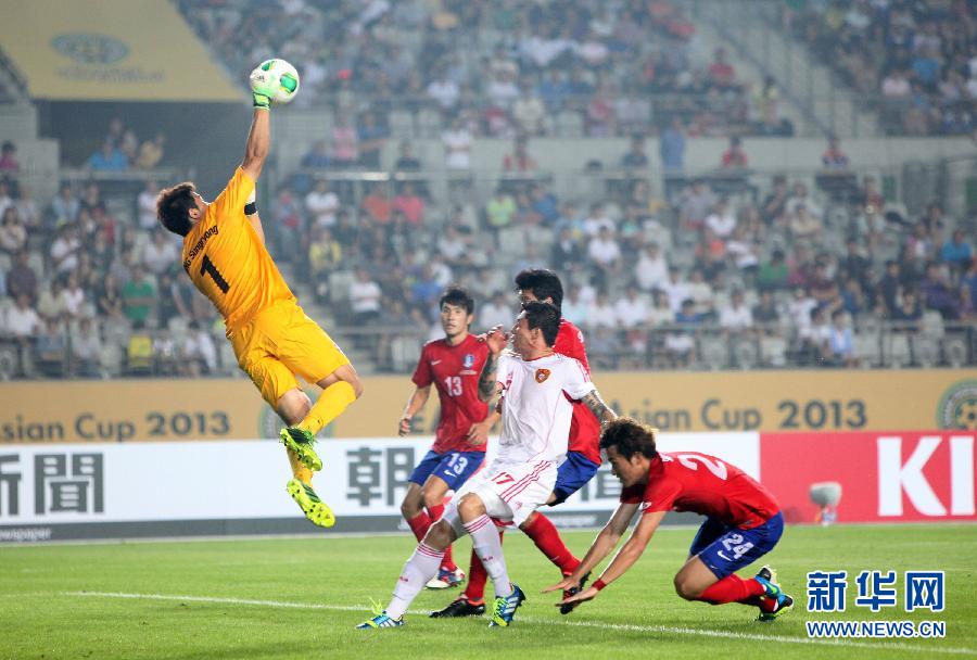 東亞杯：曾誠(chéng)奮勇屢救險(xiǎn) 國(guó)足0:0戰(zhàn)平韓國(guó)