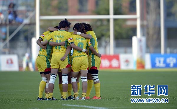 女子橄欖球決賽驚現(xiàn)71:0 北京隊(duì)不滿判罰消極比賽