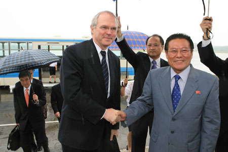 US nuclear envoy wraps up surprise N.Korea visit