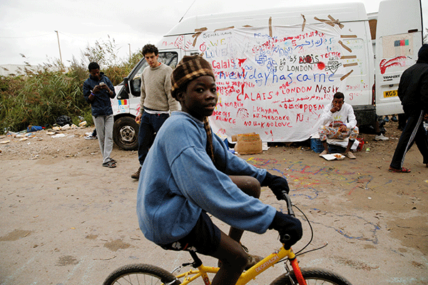France to begin moving migrant minors from Calais on Wednesday