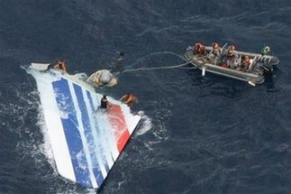 24 bodies, tail part recovered in Air France crash