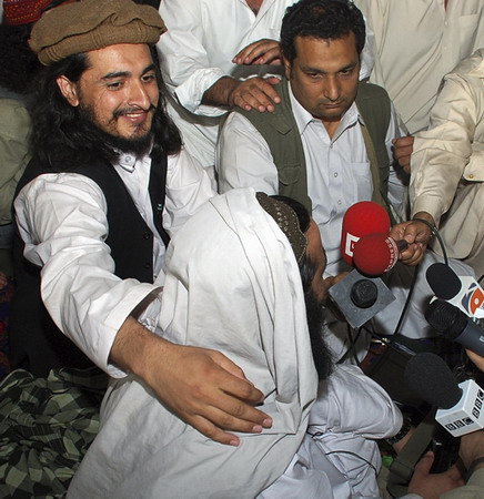 Pakistan checks reported death of Taliban chief