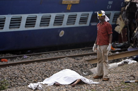 Indian train mishap kills 71