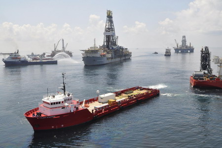 BP chief says he wasn't in loop, enraging Congress