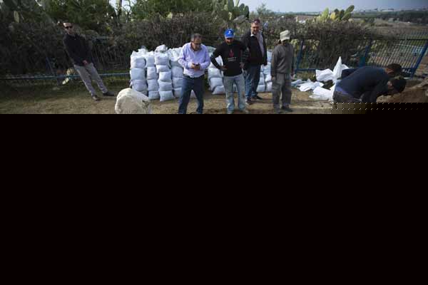 Body of Israel's Ariel Sharon lies in state
