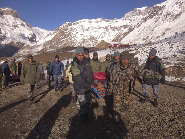Nepal blizzards kill at least 20