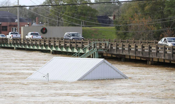 Christmastime storms, tornadoes kill at least 43 in US