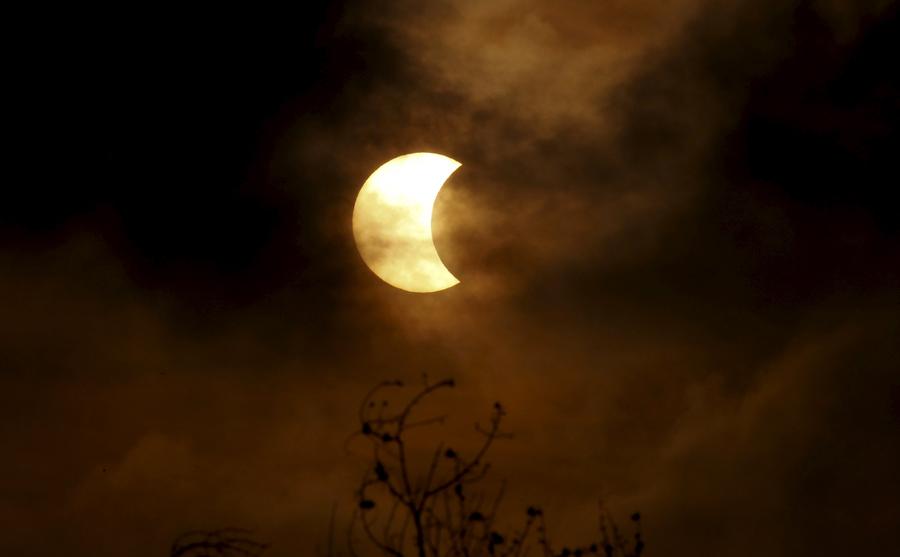 Solar eclipse captivates Asia and the Pacific