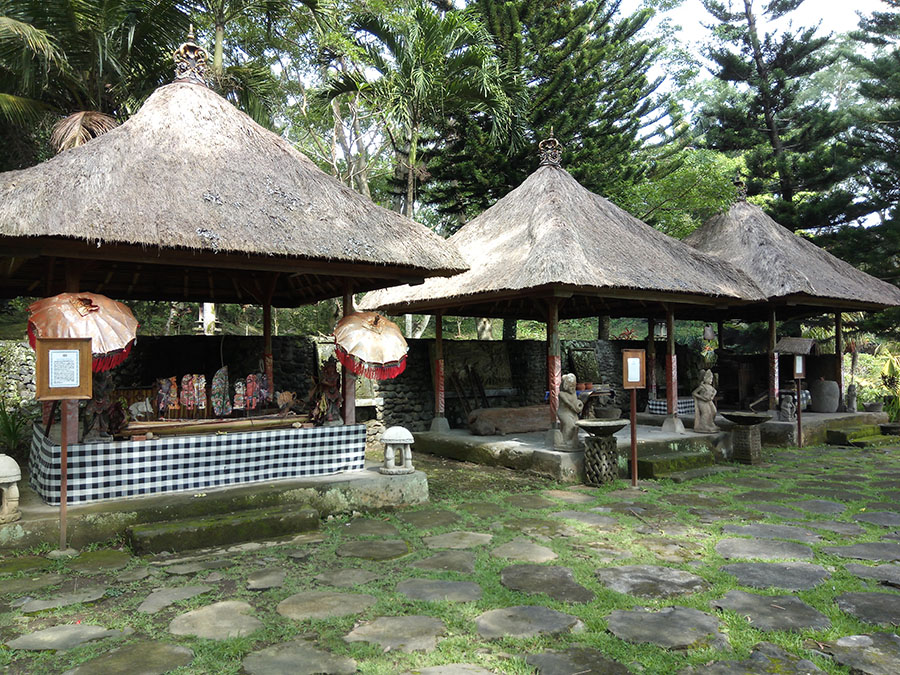 10 wonderful scenic spots in Indonesia