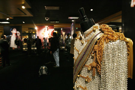 Michael Jackson's auction called off following settlement