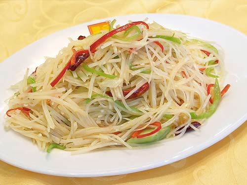 37款天天換 快快樂(lè)樂(lè)吃土豆(組圖)