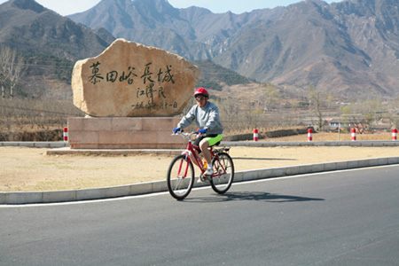 大風(fēng)中開始野外體能訓(xùn)練(2006年04月17日)