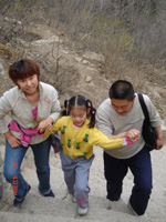 我們的生活應(yīng)該是創(chuàng)造開(kāi)心(2006年04月25日)