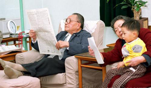 家人眼里的卓琳：她是愛(ài)、奉獻(xiàn)和幸福的源泉(組圖)