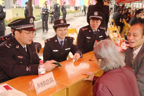 中越聯(lián)合打拐合作的橋梁——記廣西壯族自治區(qū)女警官潘琦
