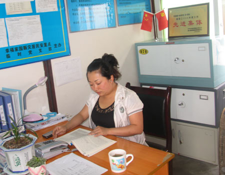 幸福家園A區(qū)的80后女書記張穎