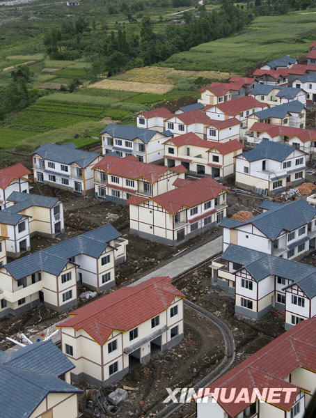 汶川地震一周年：空中看災(zāi)區(qū)重建[組圖]