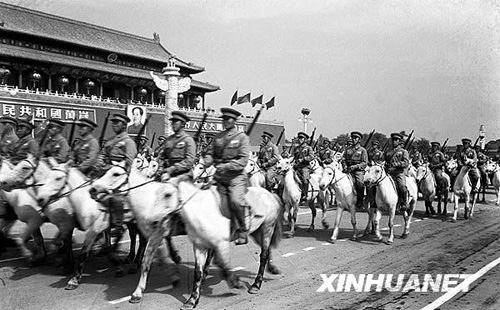 1950年：第一個(gè)國(guó)慶閱兵