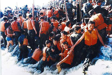 1998年：抗擊特大洪水災(zāi)害