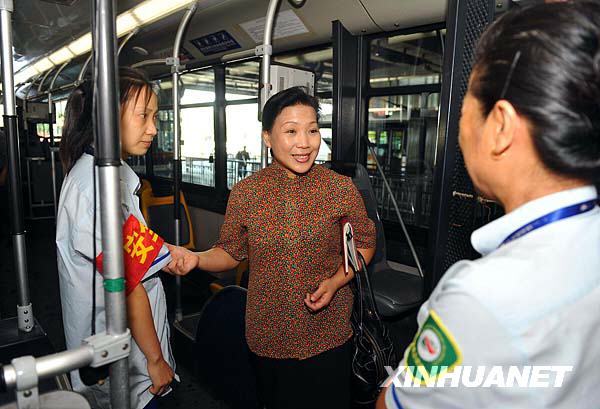 李素麗：為人民服務(wù)沒有終點站