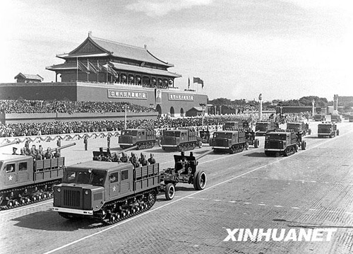 1957年：受閱人數(shù)少 外賓空前多