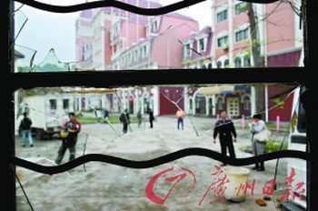 廣州40多人襲擊世界大觀游樂場(chǎng)開槍打傷1人(圖)