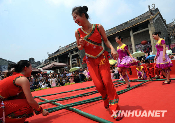 五一佳節(jié)游興濃[組圖]