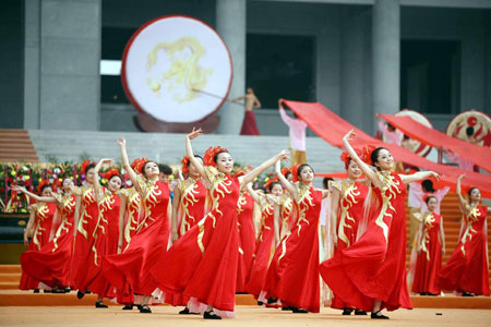 2009首屆世界華人炎帝故里尋根節(jié)開幕式暨拜祖大典隆重舉行
