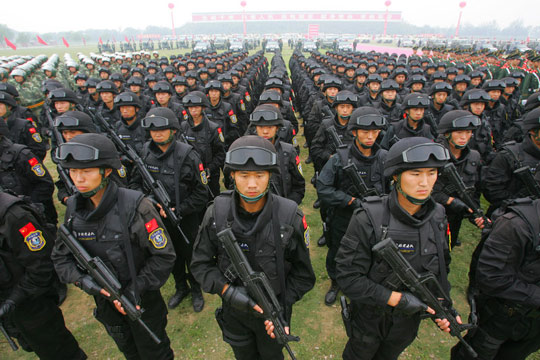 武警北京總隊(duì)舉行國(guó)慶安保暨維穩(wěn)誓師動(dòng)員大會(huì)