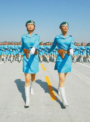 國(guó)慶閱兵受閱武器全部國(guó)產(chǎn) 全景展示現(xiàn)役裝備