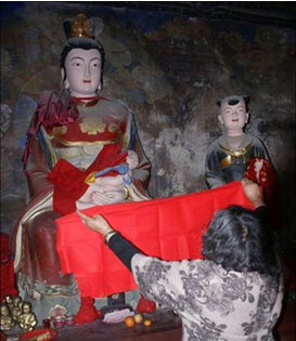天馬島上罕見(jiàn)百歲仙人洞